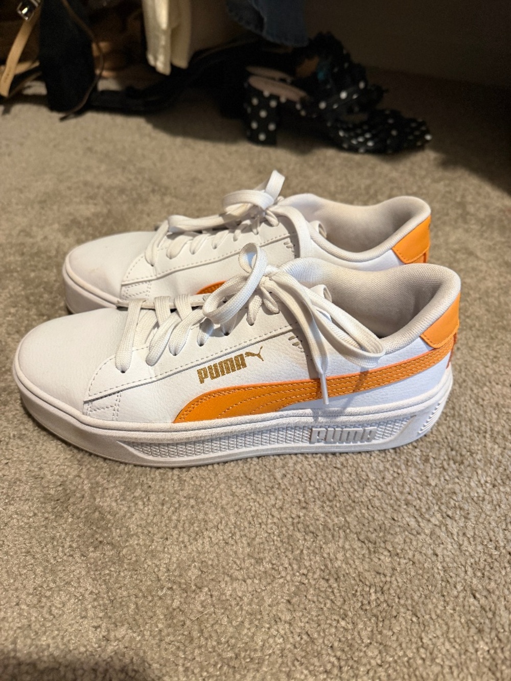 Orange & white Pumas 🧡🤍